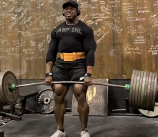 Joe Mackey deadlift