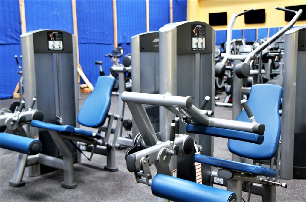 Physc Gym - Rest pause technique is one of the many available training  techniques that experienced lifters use to push past their plateaus.  #physcgyms #gym #spinning #groupex #workout #cardio #fun #burncalories  #healthylifestyle #