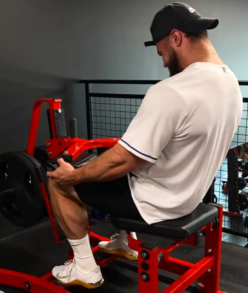 Chris Bumstead calves