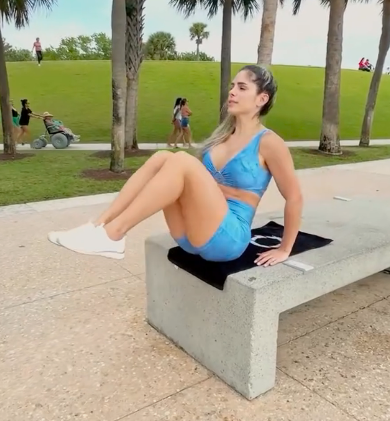 michelle lewin training abs